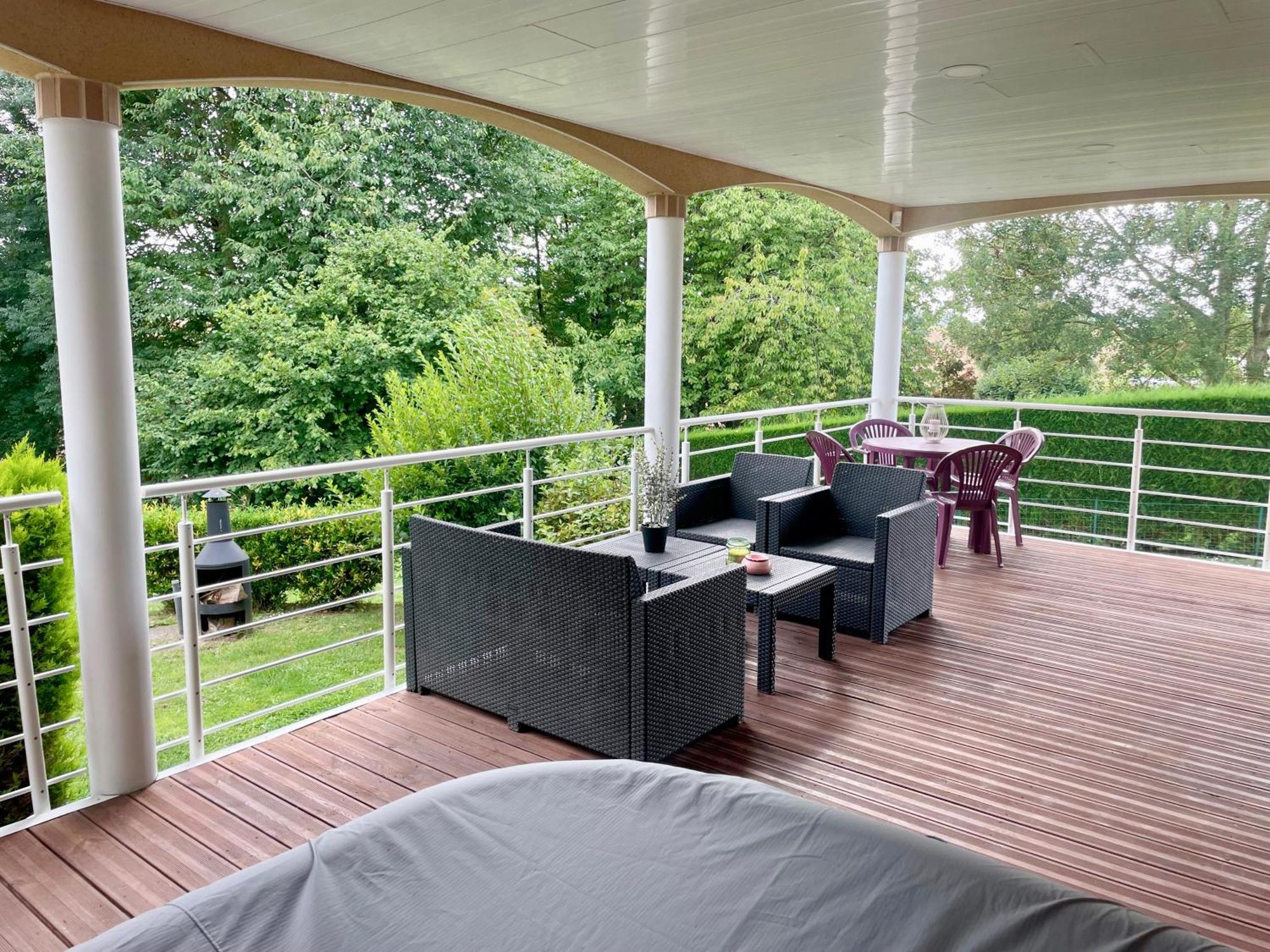 La Villa Des Demoiselles บูร์-อาชาด์ ภายนอก รูปภาพ